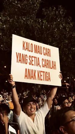 anak ketiga mirror 