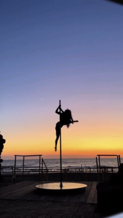 Pole dance