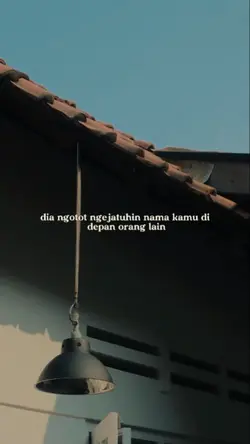 DIA NGOTOT NGEJATUHI
