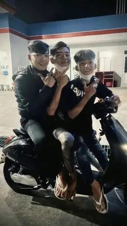 GHÉP ẢNH CẦM SÚNG