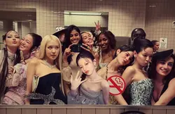 met gala mirrorslfie