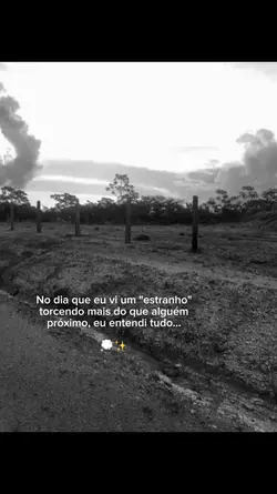 estranho torcendo