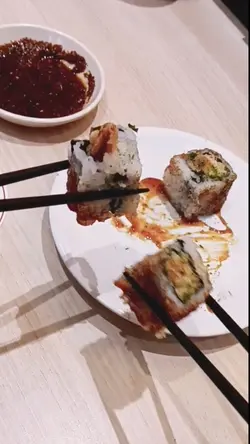 Makan sushi