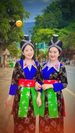 Thaum kuv hluang 