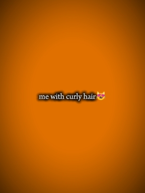 Com cabelo cacheado