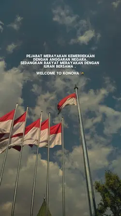 Pejabat merayakan