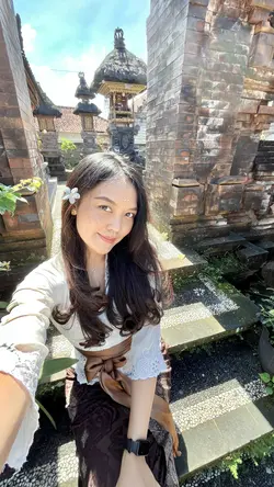 Balinese girl