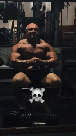 gym skullface