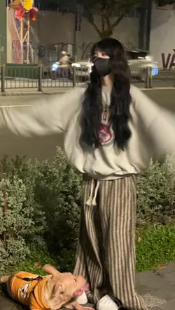 2 pics TV31531081958