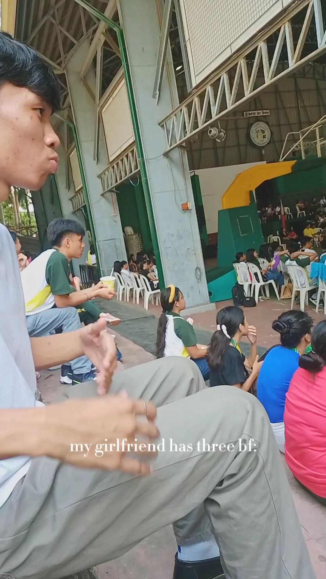 Mi novia tiene 3 novios