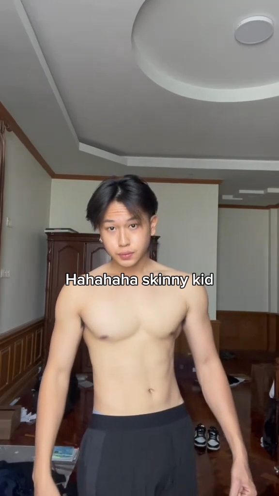 Haha skinny kid