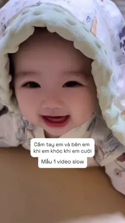 Mẫu em bé cười slow 
