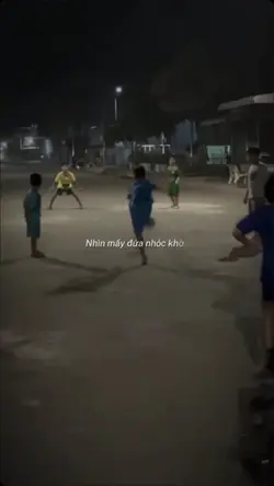 nhìn mấy đứa nhóc