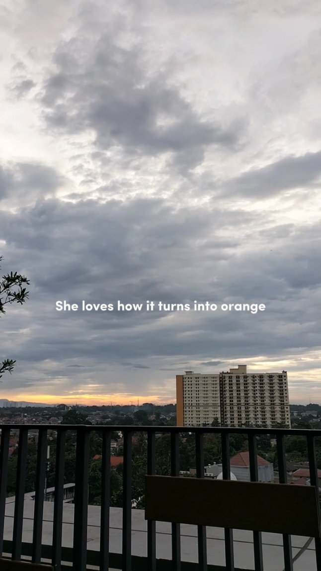 she loves the sky