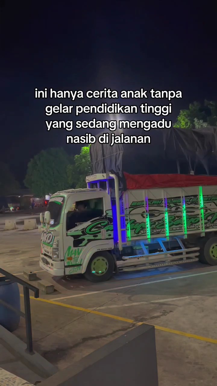 Sedang Mengadu Nasib