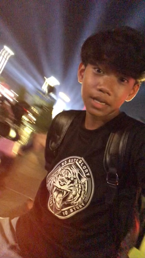 មិនហានប្រាថ្នាខ្ពស់ទេ