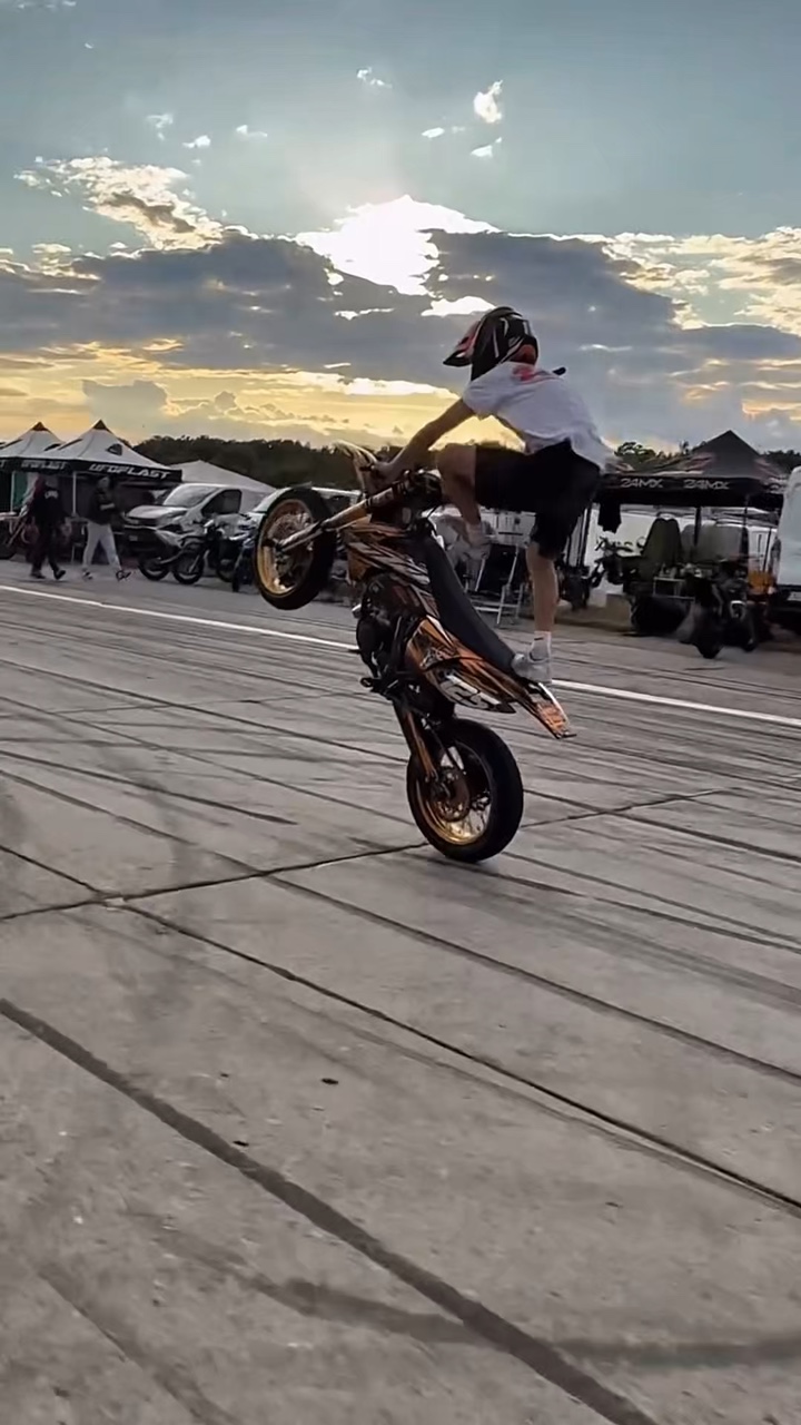 10 video riding bike