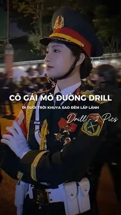 CÔ GÁI MỞ ĐƯỜNG 