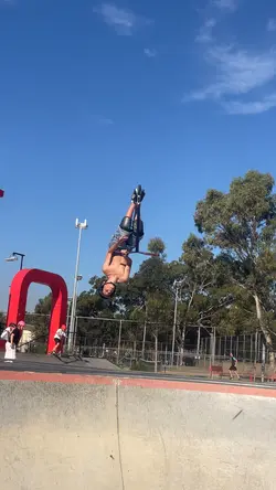 3 flip combos now 👏