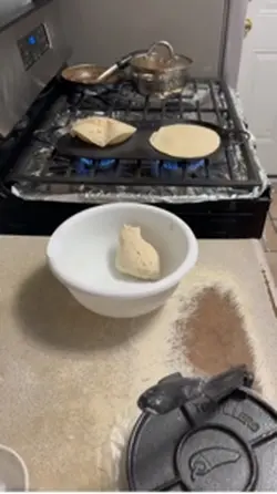 Haciéndole tortillas