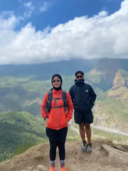 HITAM HITAM ITU DARI