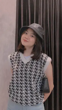 1 video 6 foto