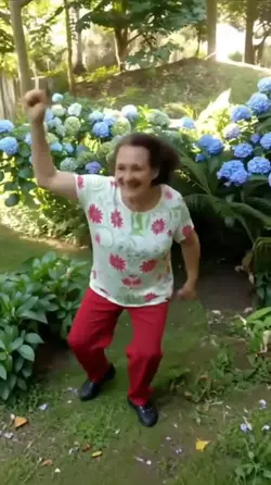 idosa dançando jamal