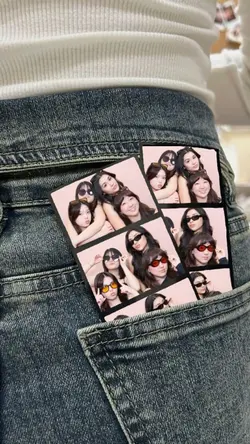 photobooth jeans