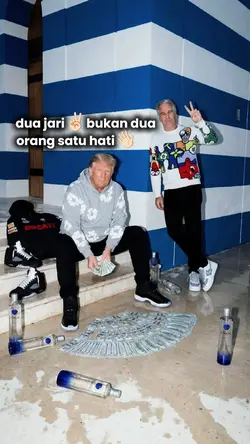 pose dua jari!!