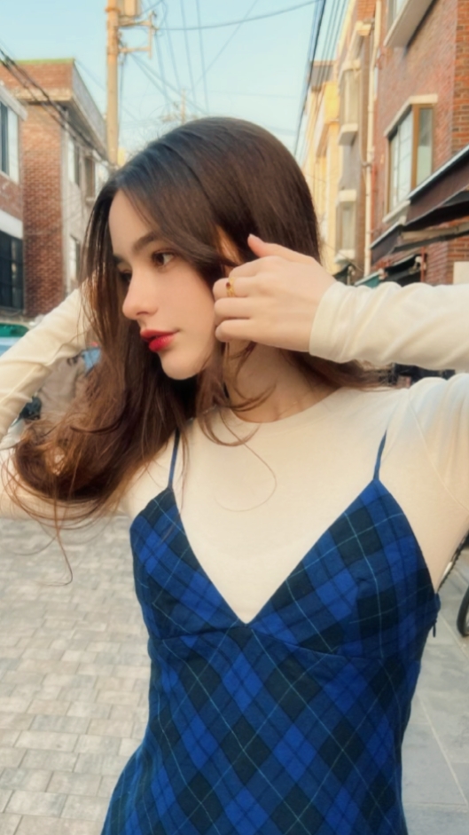 3 video 12 foto