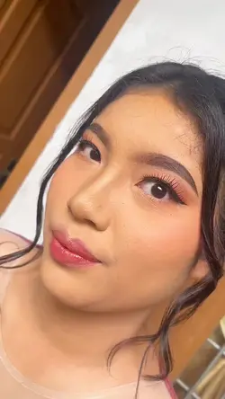 Transisi soft makeup