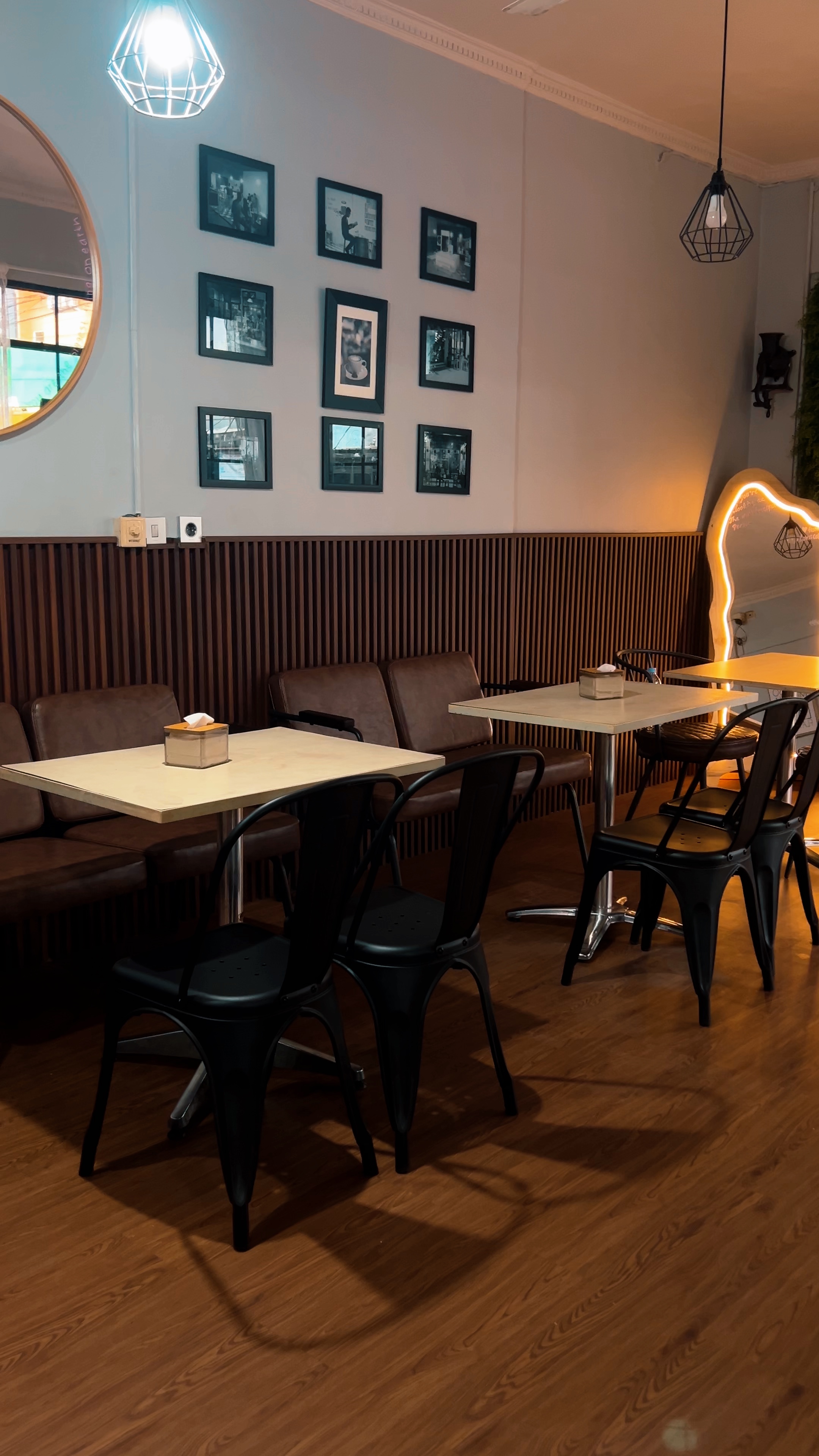 Cerita kedai kopi