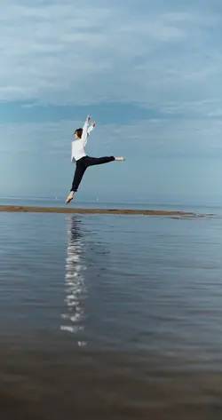 Fly with the Earth