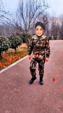 LínhĐặtCông BiểuDiễn