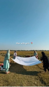 Buka puasa dengan gadis-gadis 