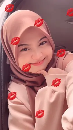 Versi Emoji Kiss