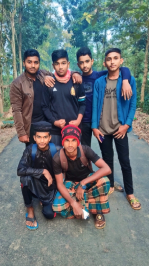আমরা ঔ যুগে পইড়া নাই