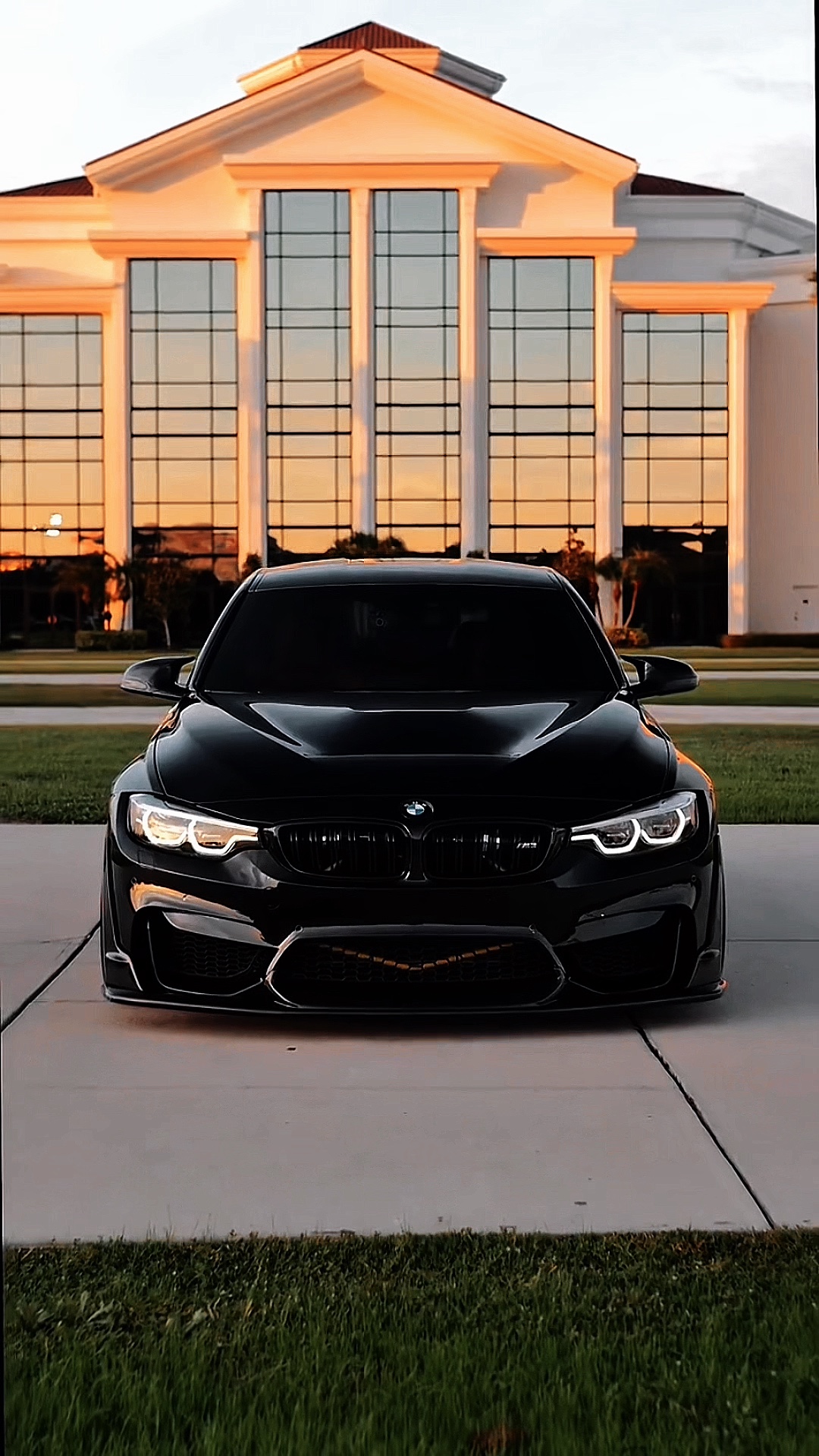 - BMW - ARABA ŞAPLASI