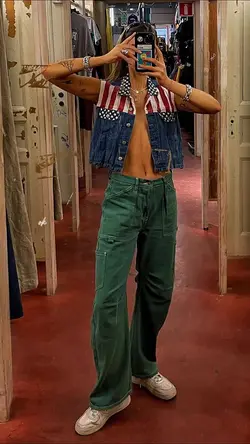 Sultry Goodbye Close-Up