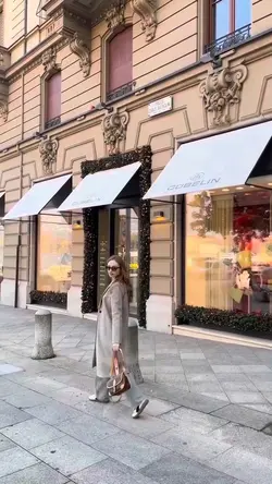 slowmotion walk