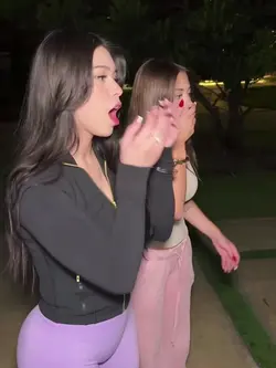 Girls Shocked Trend