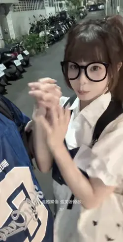 -遍體鱗傷 還笑著原諒