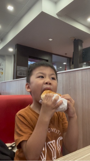 Mukbang sama aku