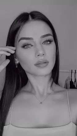 Gözlerimden anlasın