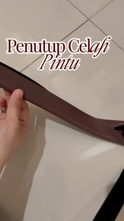 Penutup celah pintu