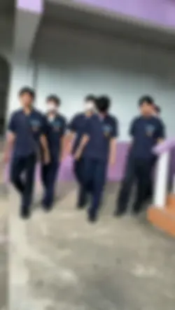 เดินมาอย่างจ๊าบเลยนะ