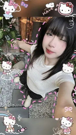 Tách nền Hello Kitty