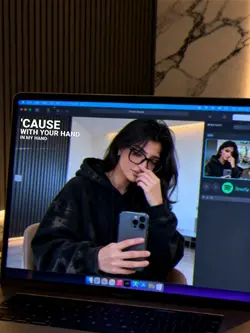 MACBOOK PHOTO AI