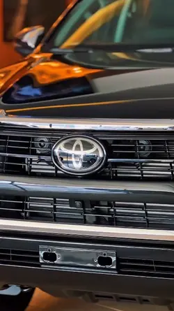 Toyota Hilux Black