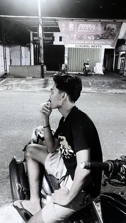 CINTA SEGI TIGA